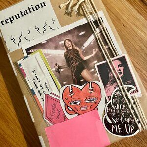 Taylor Swift Blind Date with a Book | Choose Your Song Curated Read